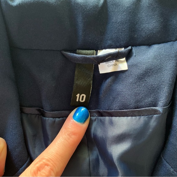 H&M | Navy double breasted blazer | Short length | Gold buttons - Picture 2 of 9